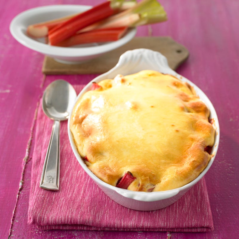 Cremiger Rhabarberauflauf