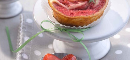 Strawberry-Cheesecake-Muffins