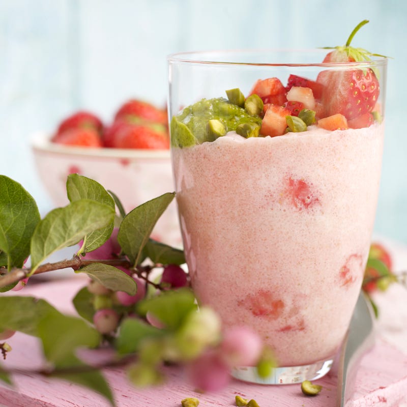 Foto Erdbeer-Holunder-Grieß mit Pistazienpesto von WW