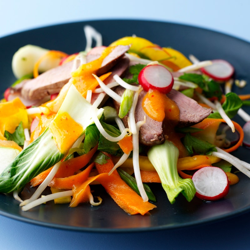 Exotischer Salat mit Entenbrust