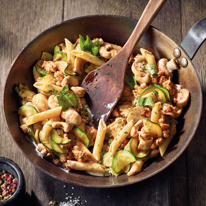 Hack-Zucchini-Pfanne mit Nudeln