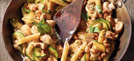 Hack-Zucchini-Pfanne mit Nudeln