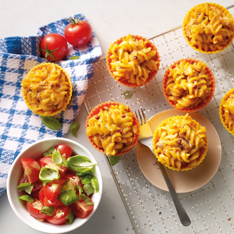 Foto Nudel-Thunfisch-Muffins mit Tomatensalat von WW