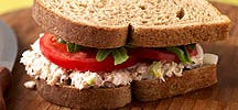 Vollkorn-Sandwich mit Tunfisch