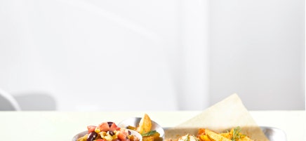 Ofenkartoffeln mit Salsasalat
