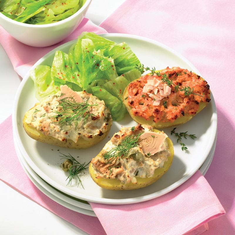 Foto Gratinierte Kartoffelhälften mit Salat von WW