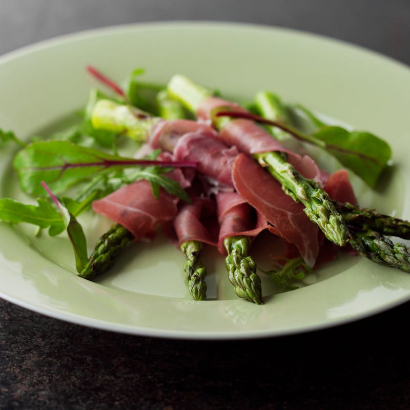 Foto Grüner Spargel mit Parmaschinken und Balsamico von WW