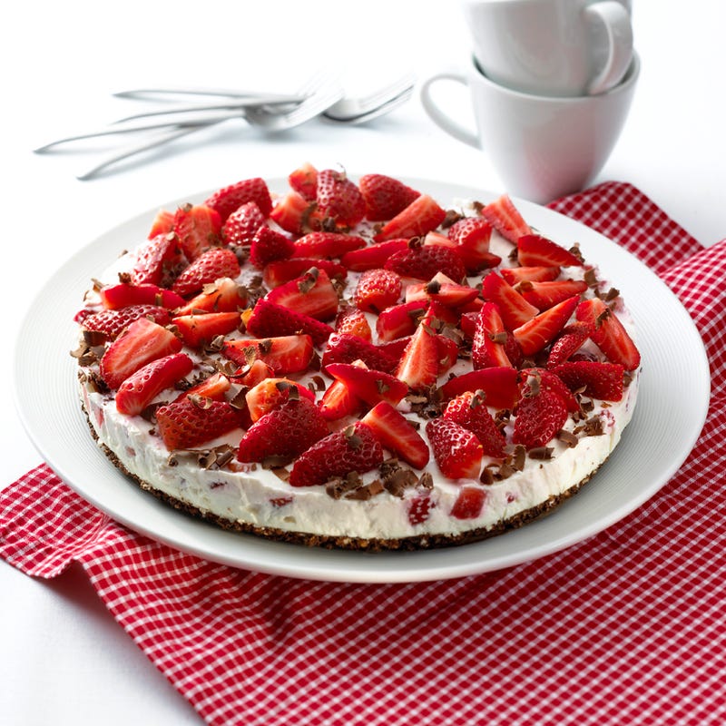 Erdbeer-Schokoknusper-Torte
