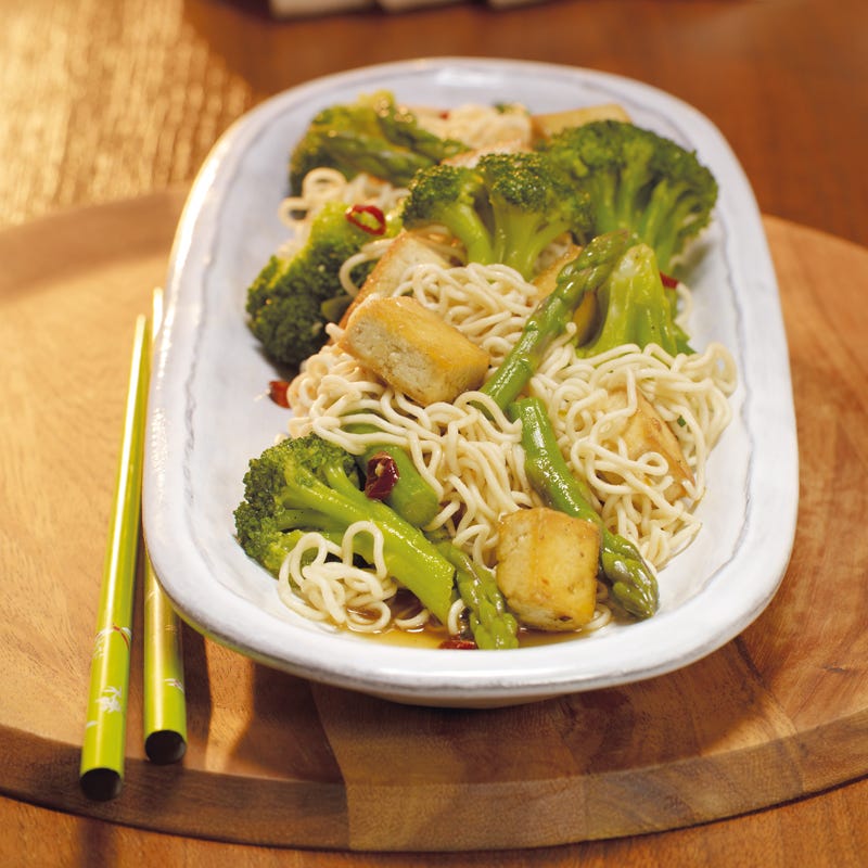 Foto Marinierter Tofu mit grünem Gemüse von WW