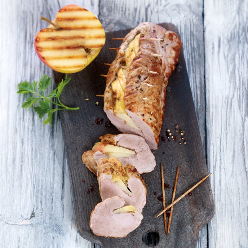 Schweinefilet mit Apfelspalten gefüllt