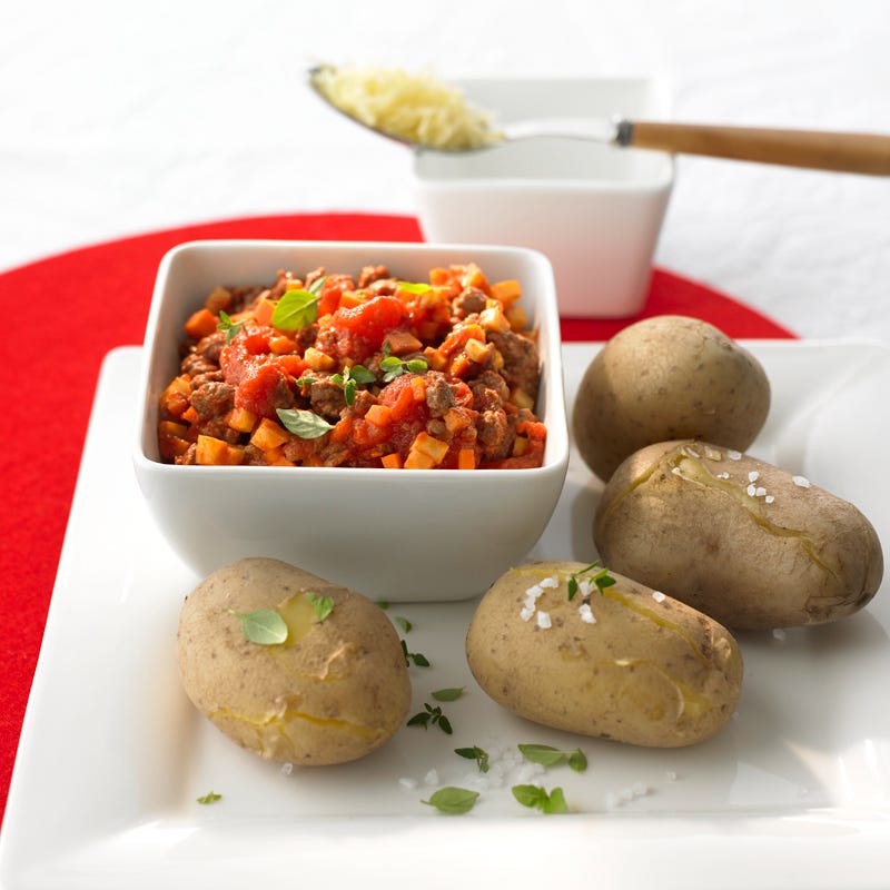 Pellkartoffeln mit Bolognesesauce