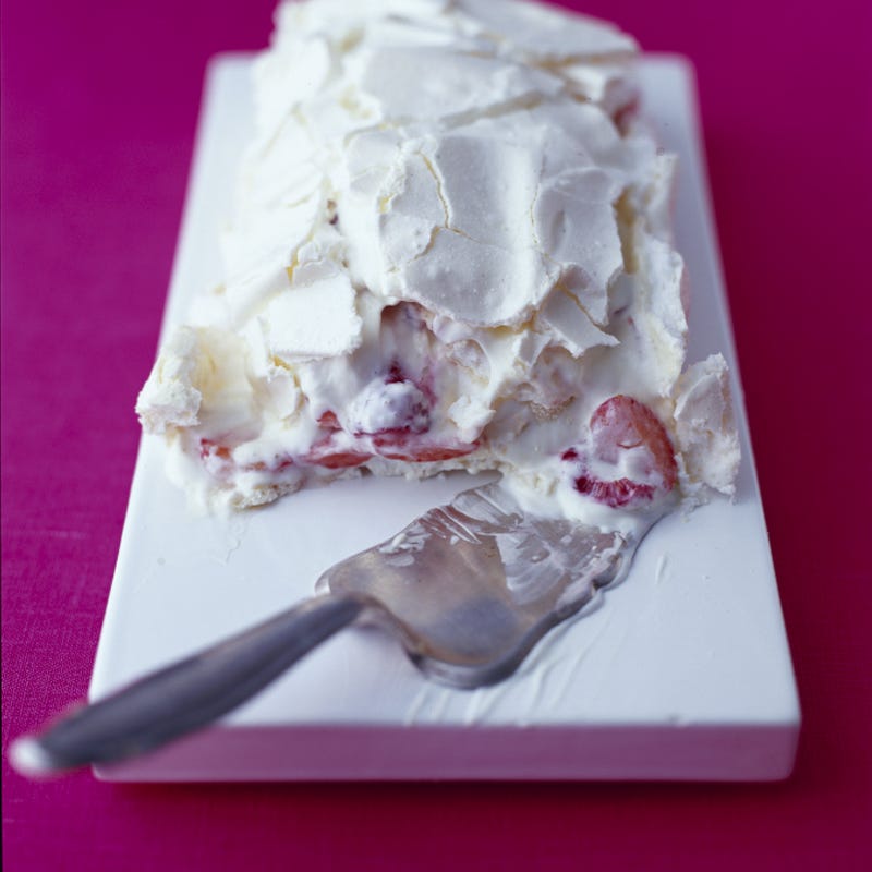 Photo of Berry meringue roulade by WW
