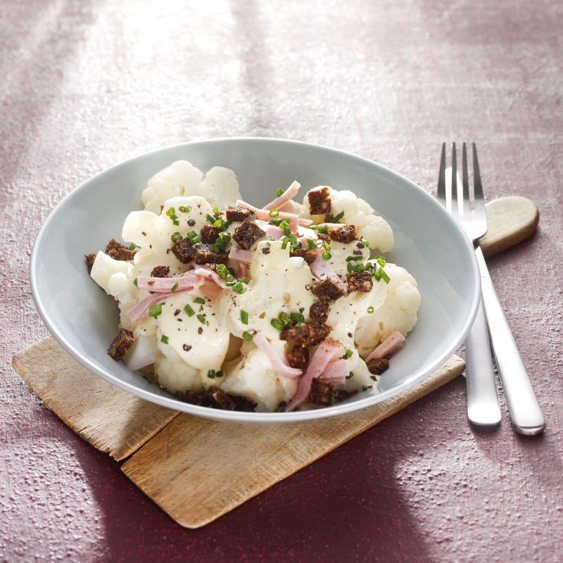 Foto Blumenkohlsalat mit Schwarzbrotcroûtons von WW