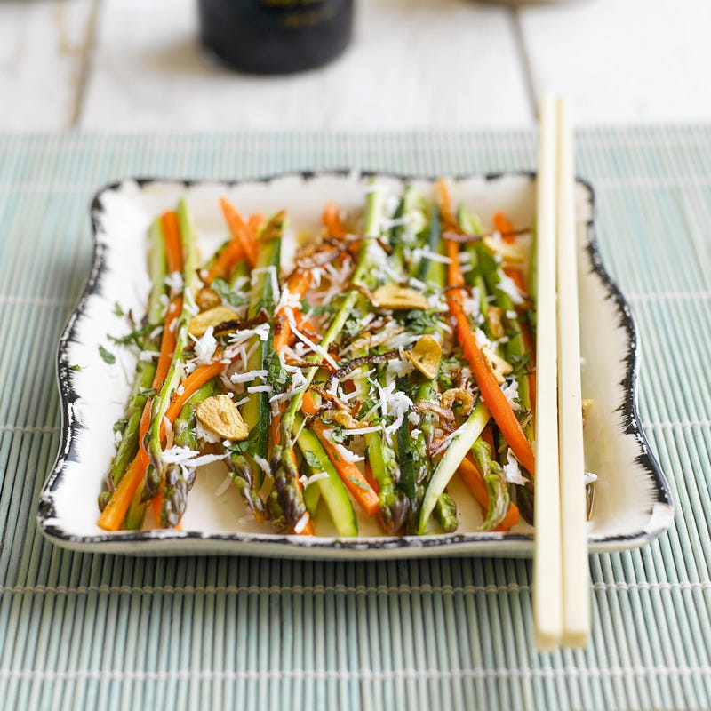 Asiatischer Spargel-Karotten-Salat