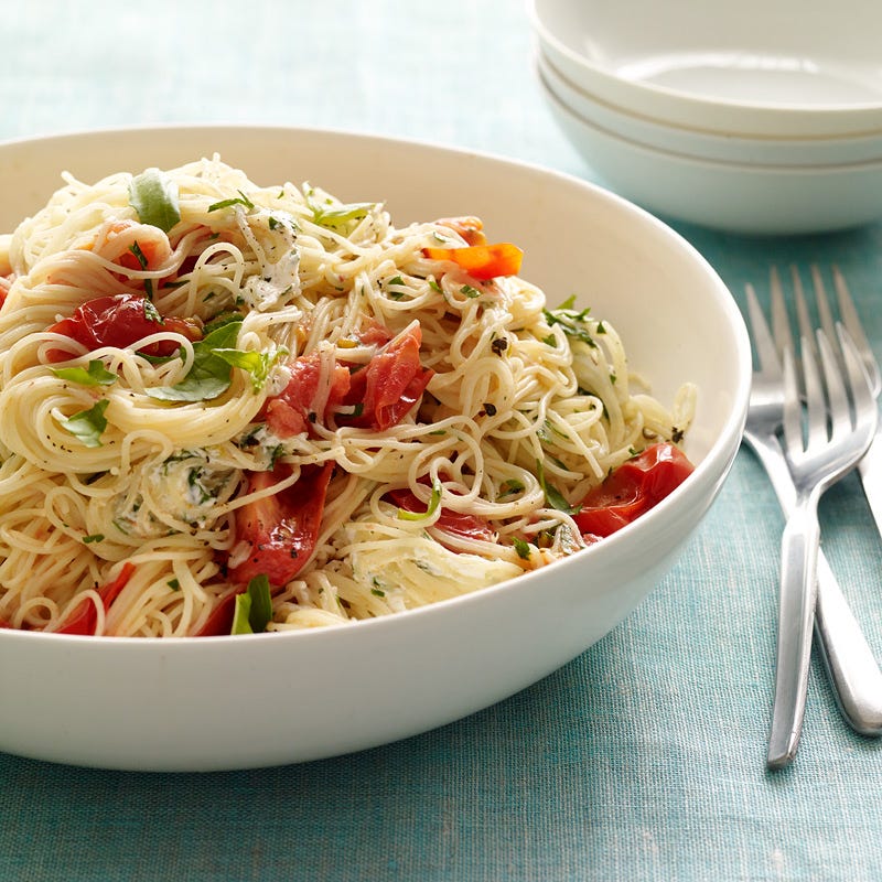 Foto Spaghetti mit frischen Kräutern und Schafskäse von WW