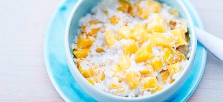 Exotisches Porridge mit Mango