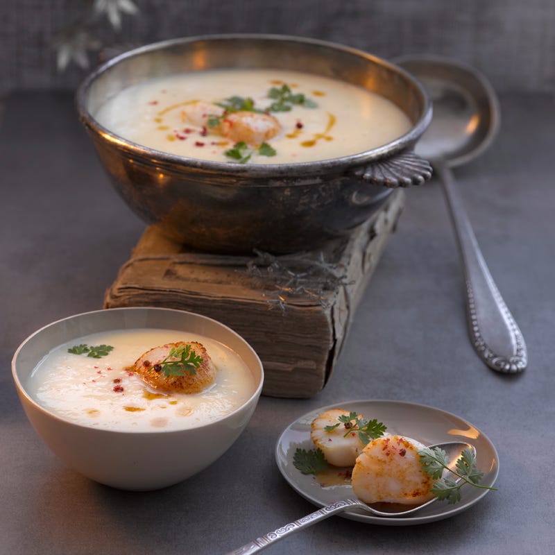 Foto Petersilienwurzelsuppe mit Jakobsmuscheln von WW