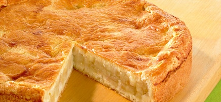 Gedeckter Apfelkuchen