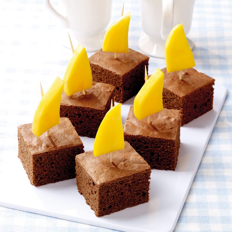 Brownies mit Mangospießen