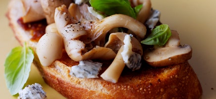 Gorgonzola-Pilz-Bruschetta