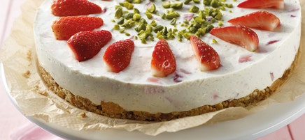 Erdbeer-Amarettini-Torte