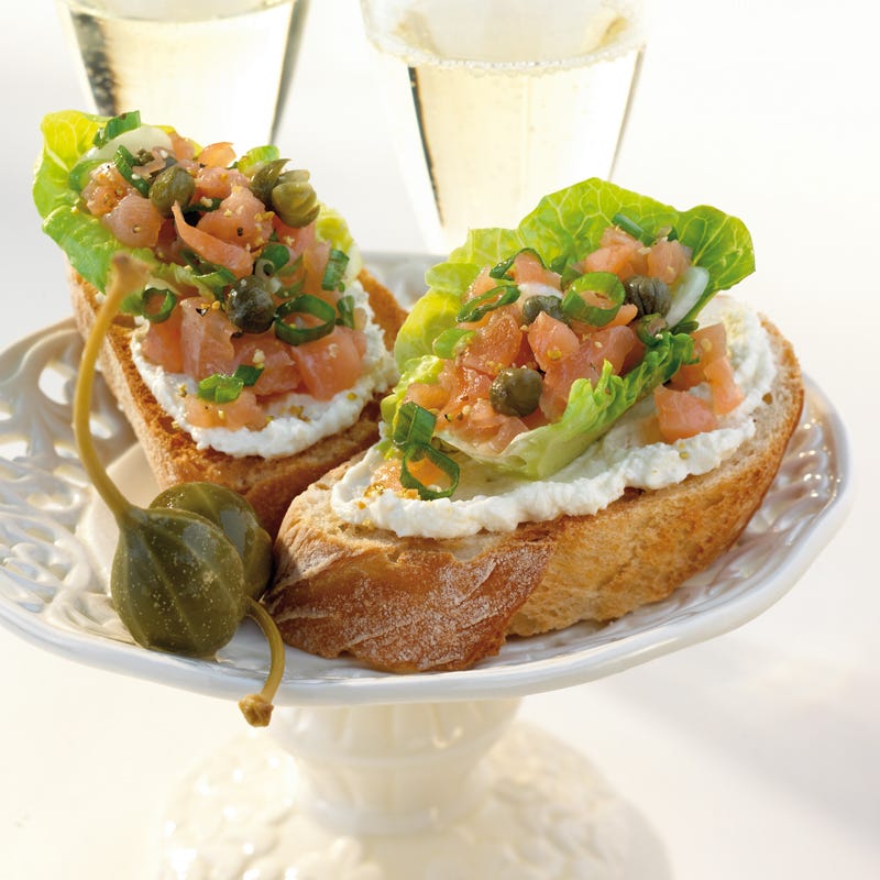 Foto Lachstatar auf Röstbaguette von WW