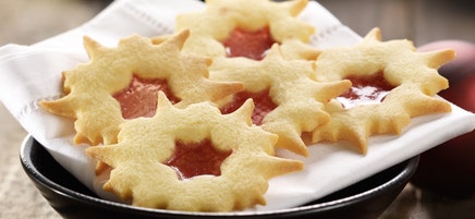 Schneekristallfenster mit Glühweinbonbons