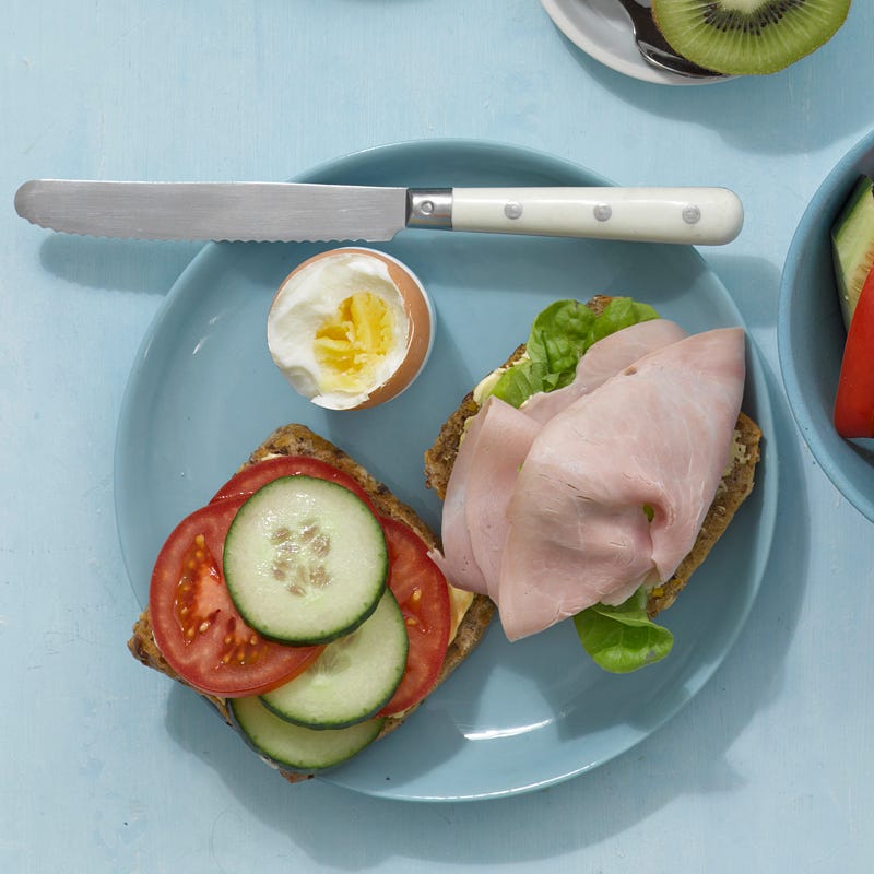 Schinkenbrötchen mit Ei