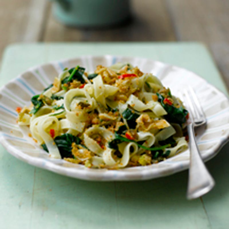 Photo of Tagliatelle crème fraiche with spinach, garlic and chilli crumbs by WW