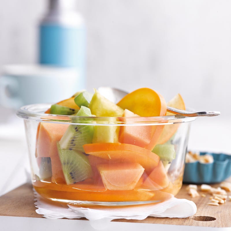 Exotischer Obstsalat mit Mandelstiften