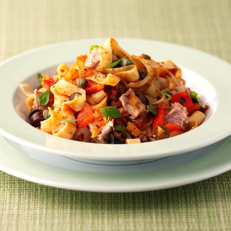 Foto Bandnudeln mit Tunfisch-Tomatensauce von WW