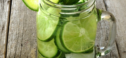 Limetten-Minz-Wasser