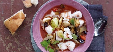 Mediterrane Fischpfanne mit Auberginen