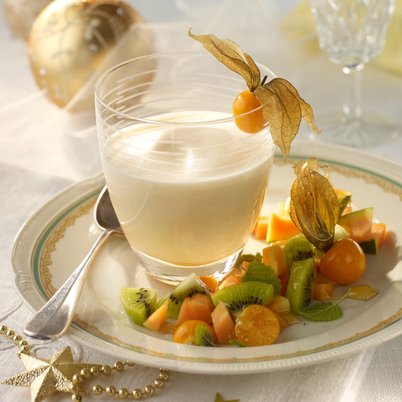 Zabaione mit Obstsalat