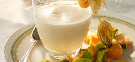Zabaione mit Obstsalat