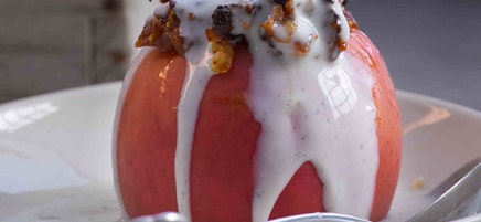 Bratapfel mit Trockenfrüchten