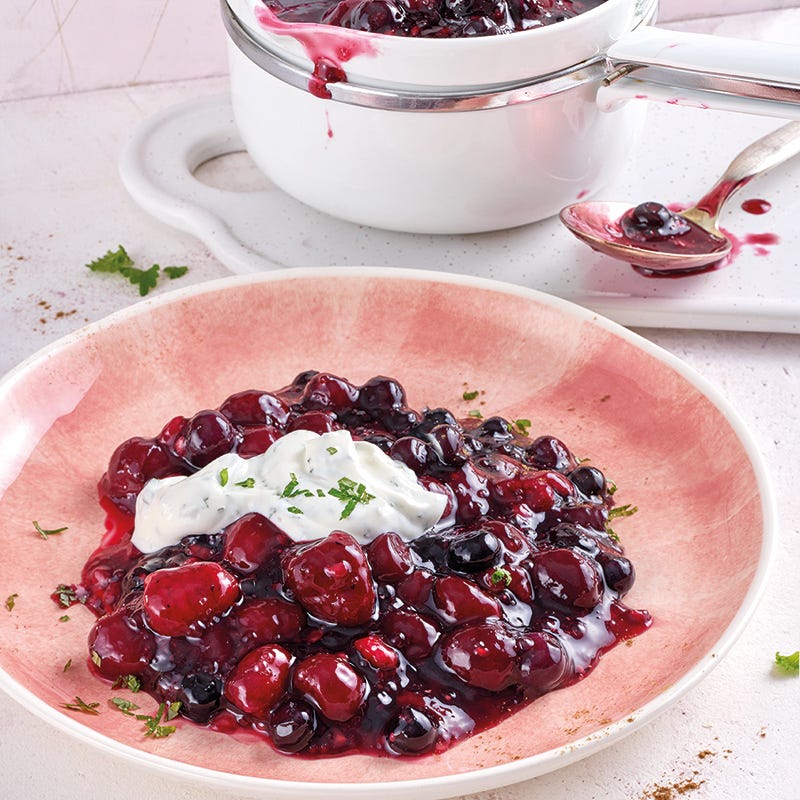 Rote Grütze mit Joghurt