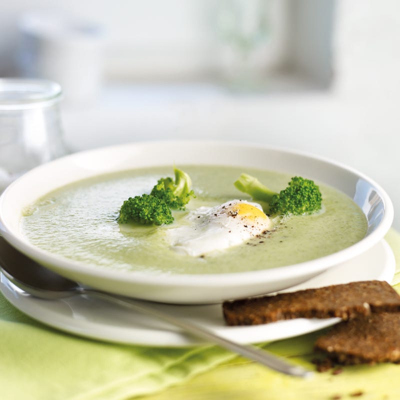 Foto Brokkolicremesuppe mit pochiertem Ei von WW