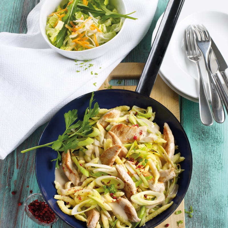 Foto Spätzle-Lauch-Pfanne mit Putenstreifen von WW