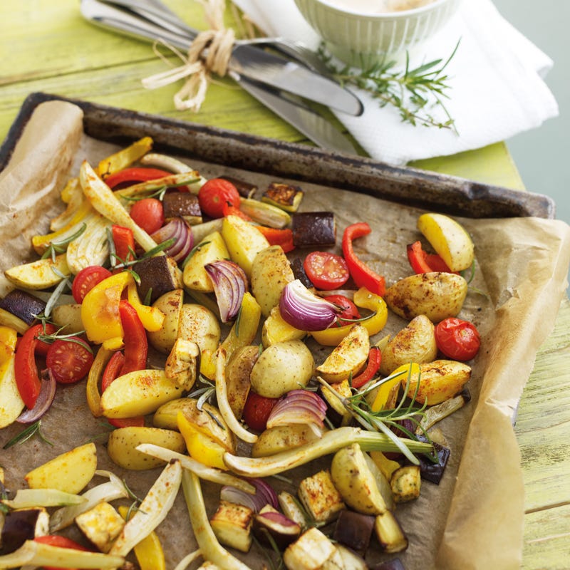 Foto Buntes Ofengemüse mit Rosmarin von WW