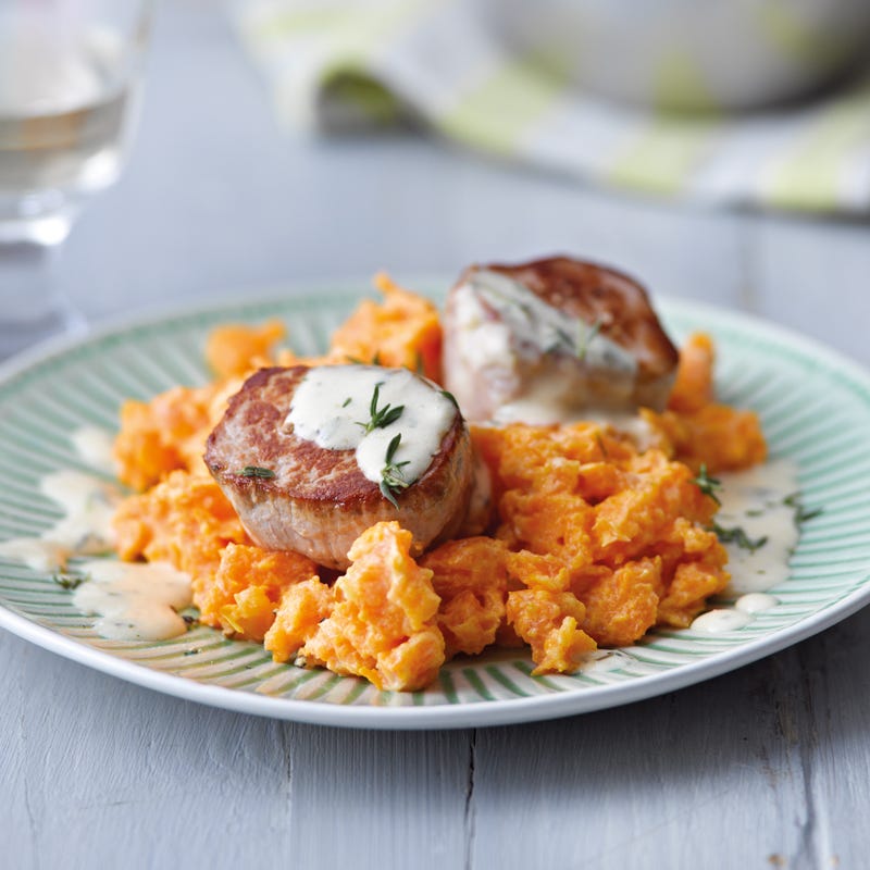 Schweinemedaillons auf Karottenstampf