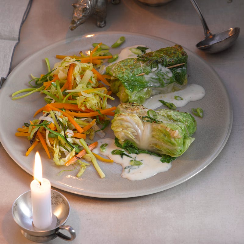 Geschmorte Wirsing-Risotto-Päckchen