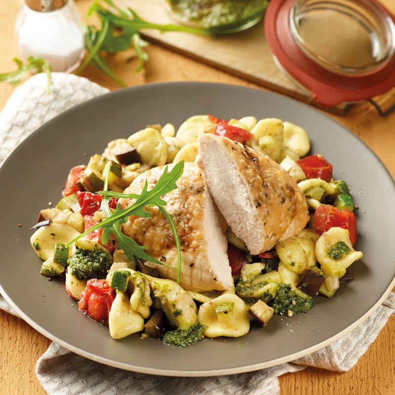 Orecchiette mit Walnusspesto und Hähnchen