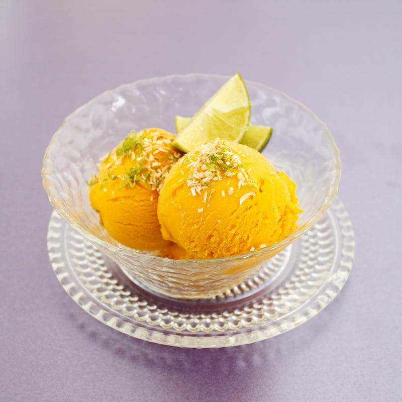 Foto Mangosorbet mit Kokosraspeln von WW