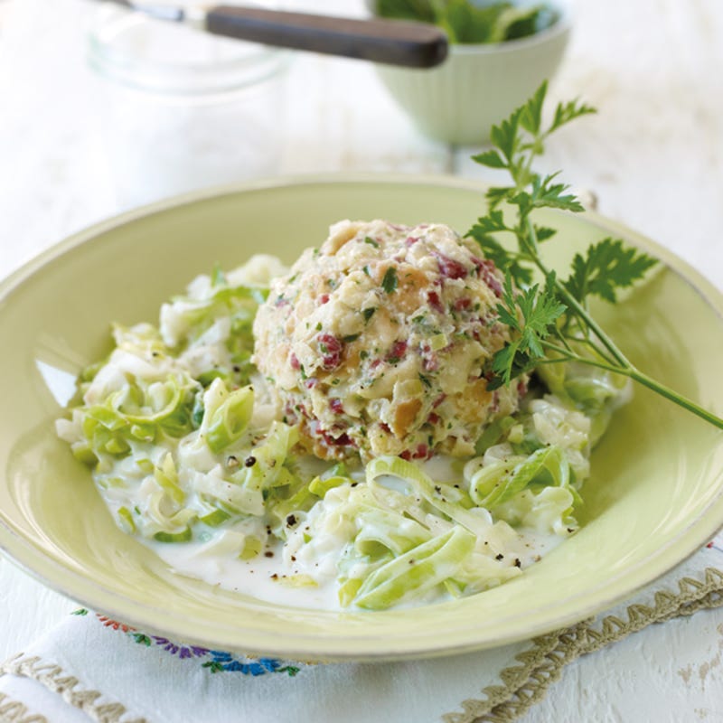 Semmelknödel mit Lauchsauce