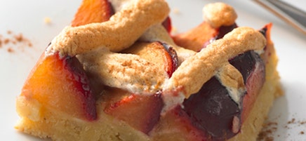 Zimt-Pflaumen-Kuchen mit Baiser