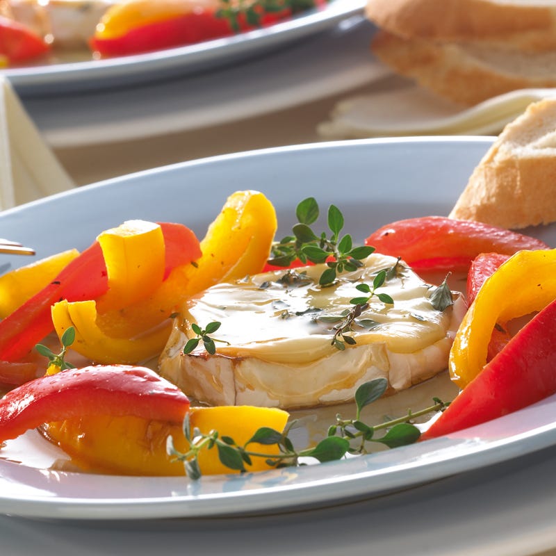 Foto Überbackener Honig-Ziegenkäse mit Paprikasalat von WW