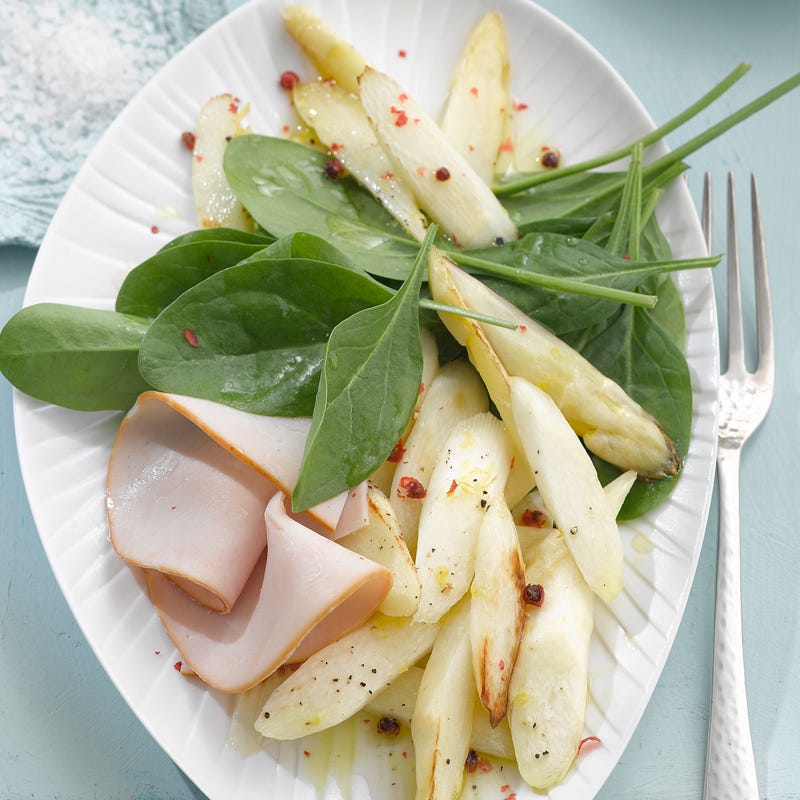 Spinatsalat mit gebratenem Spargel