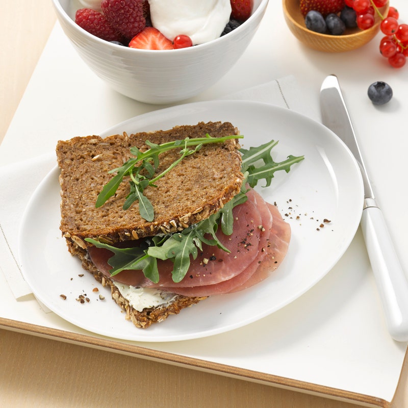 Lachsschinken-Rucola-Brot