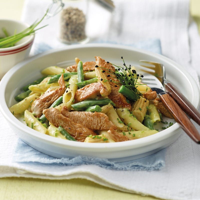 Foto Nudelsalat mit scharfen Putenstreifen von WW